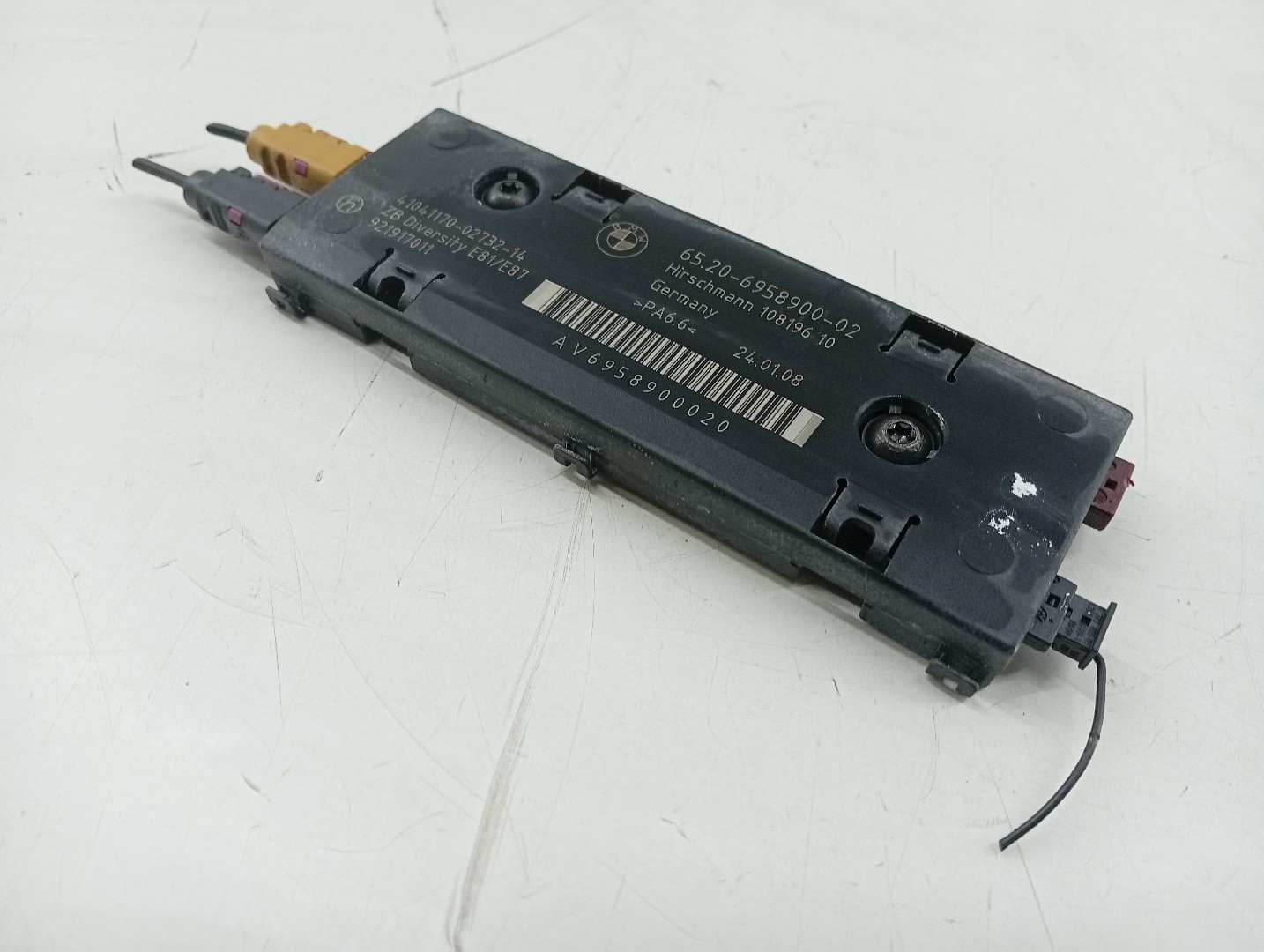 Amplificador de antena BMW 1 (E87) | 03 - 13 Imagem-1