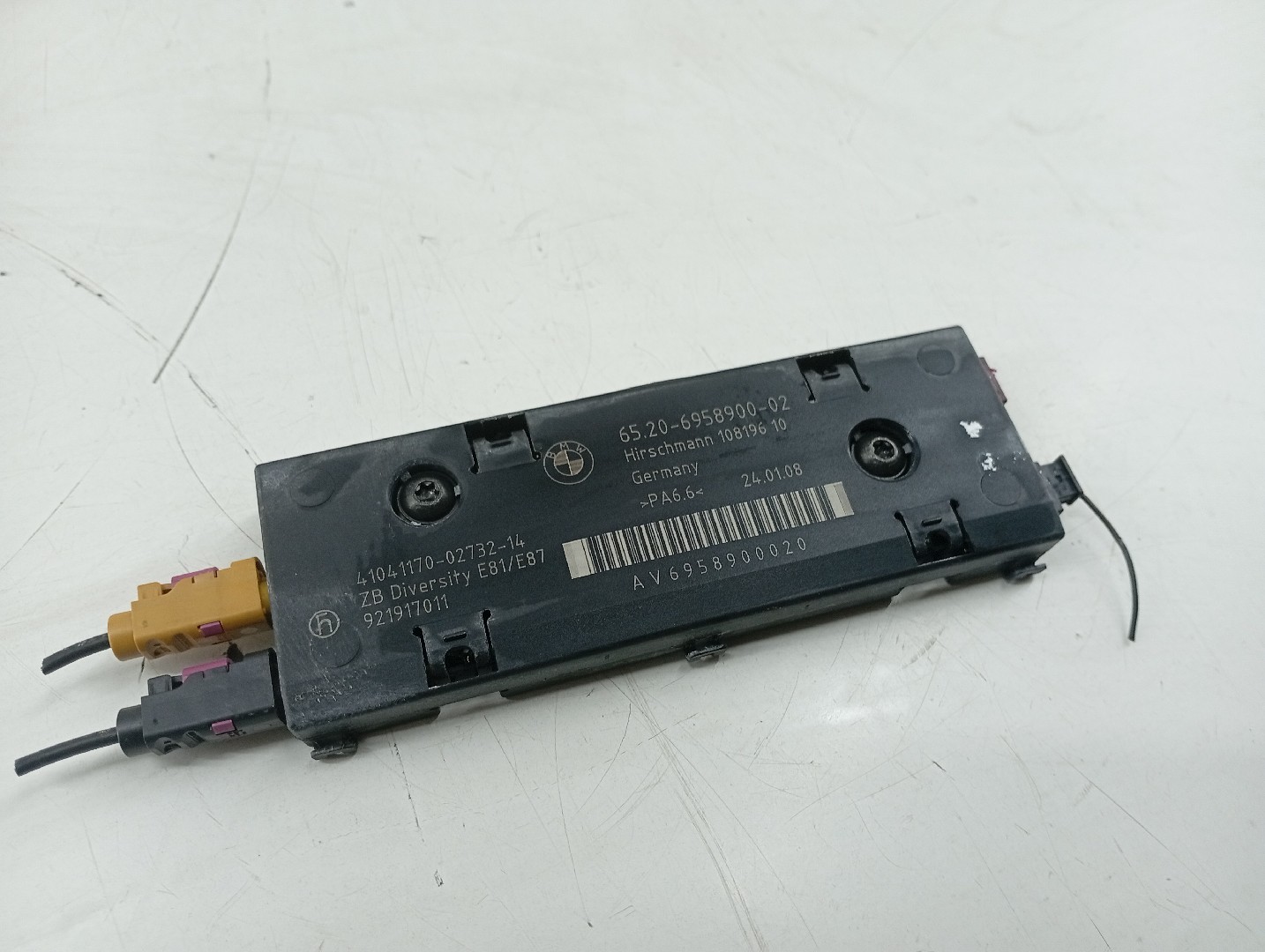 Amplificador de antena BMW 1 (E87) | 03 - 13