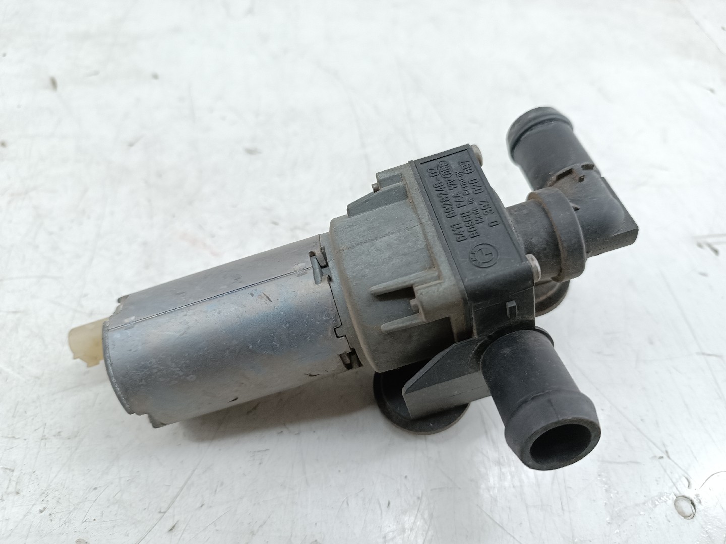 Bomba de água BMW 1 (E87) | 03 - 13 Imagem-3