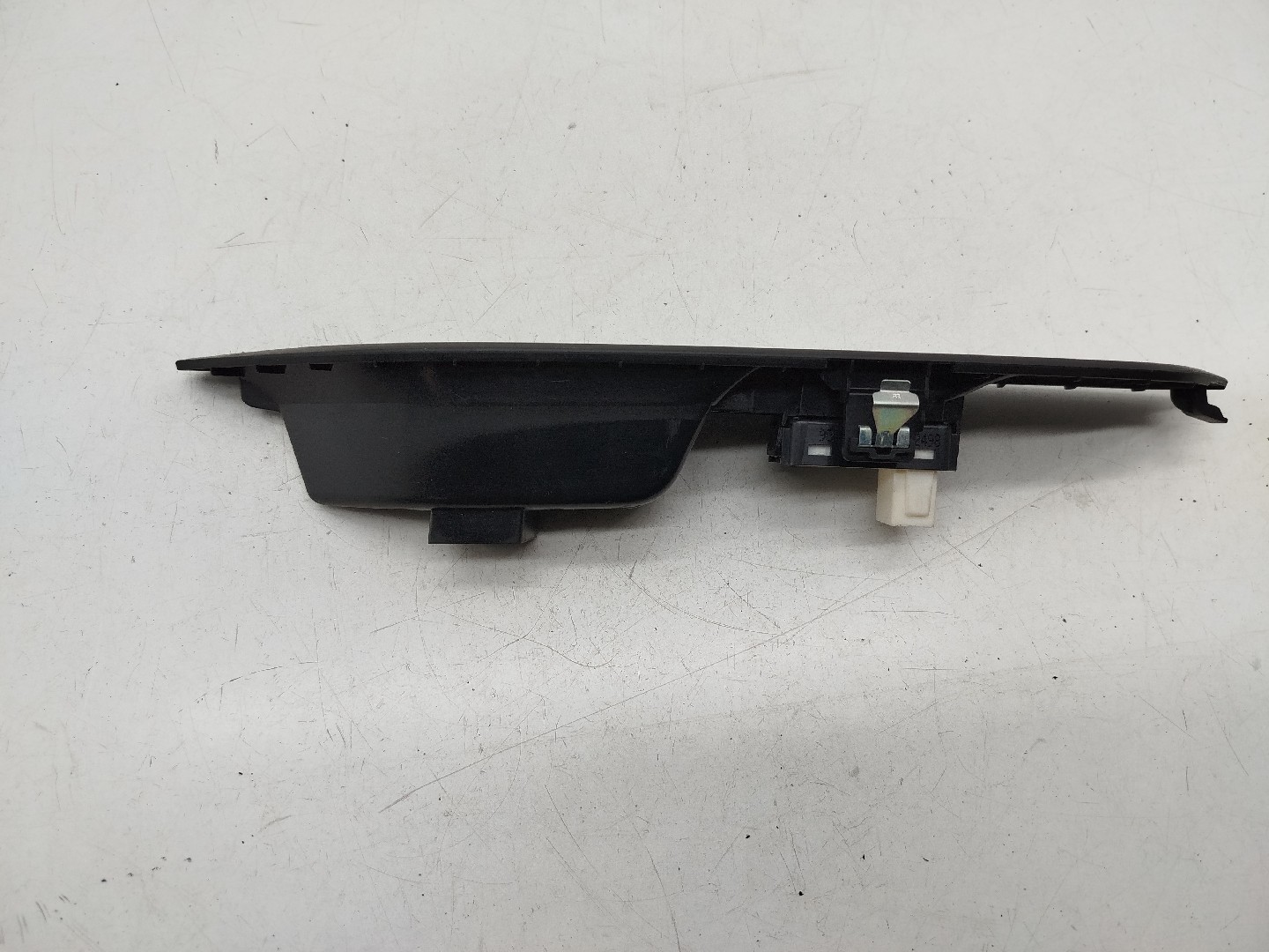 Comutador de vidro traseiro direito PEUGEOT 3008 SUV (M_) | 16 -  Imagem-2