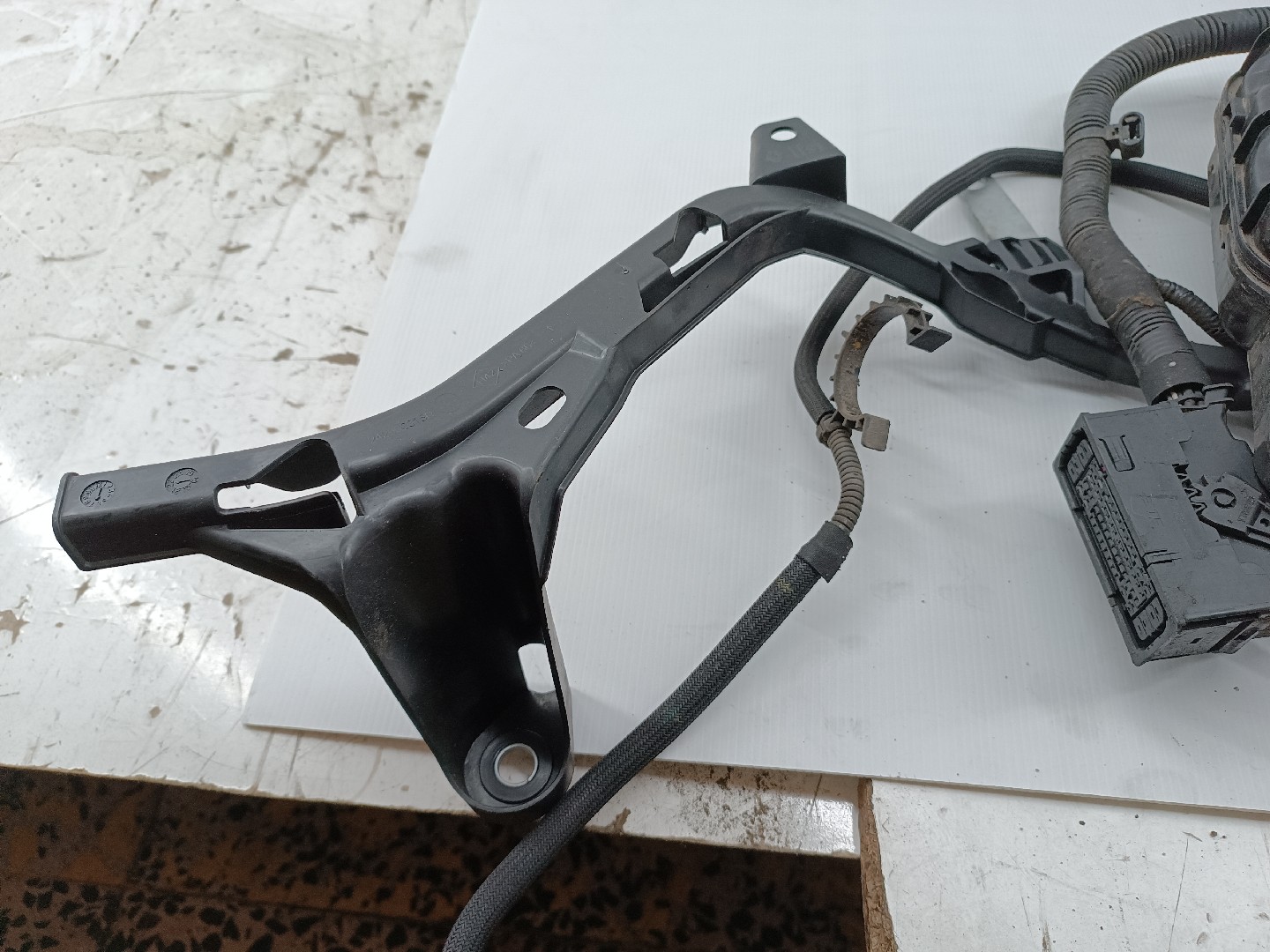 Depósito ad blue RENAULT MEGANE IV Sporter (K9A/M/N_) | 16 -  Imagem-4