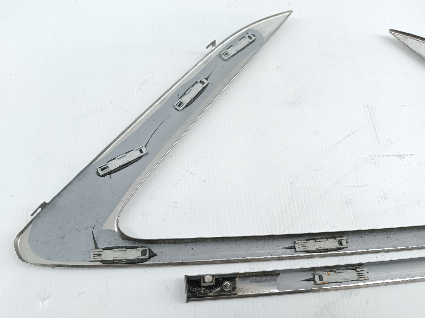 Acabamento exterior direito/ esquerdo RENAULT MEGANE IV Sporter (K9A/M/N_) | 16 -  Imagem-1