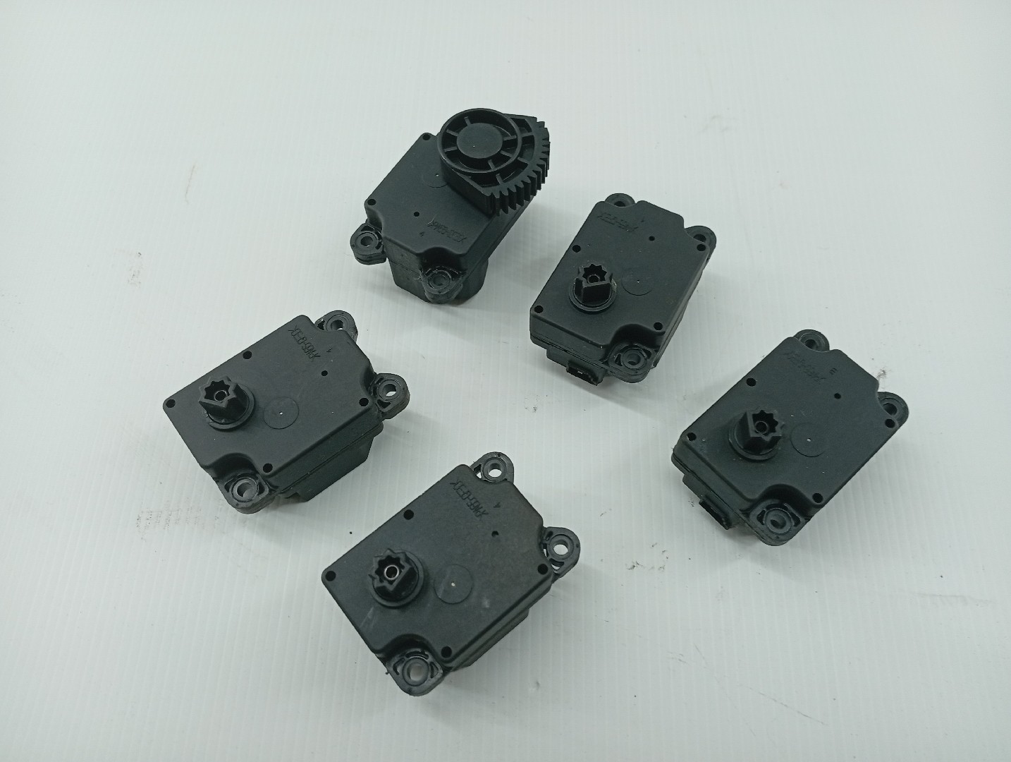 Motores atuadores de sofagem VOLVO C30 (533) | 06 - 13