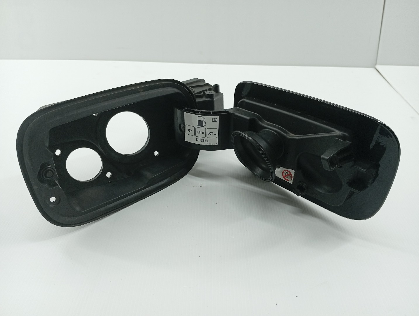 Tampa do Depósito de Combustível RENAULT MEGANE IV Sporter (K9A/M/N_) | 16 - 