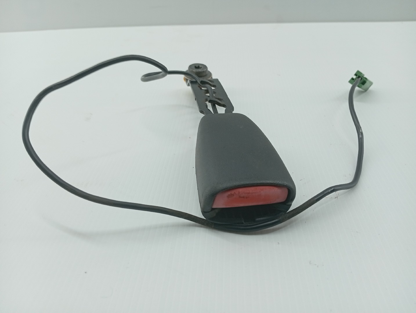 Encaixe do cinto VOLVO C30 (533) | 06 - 13 Imagem-2