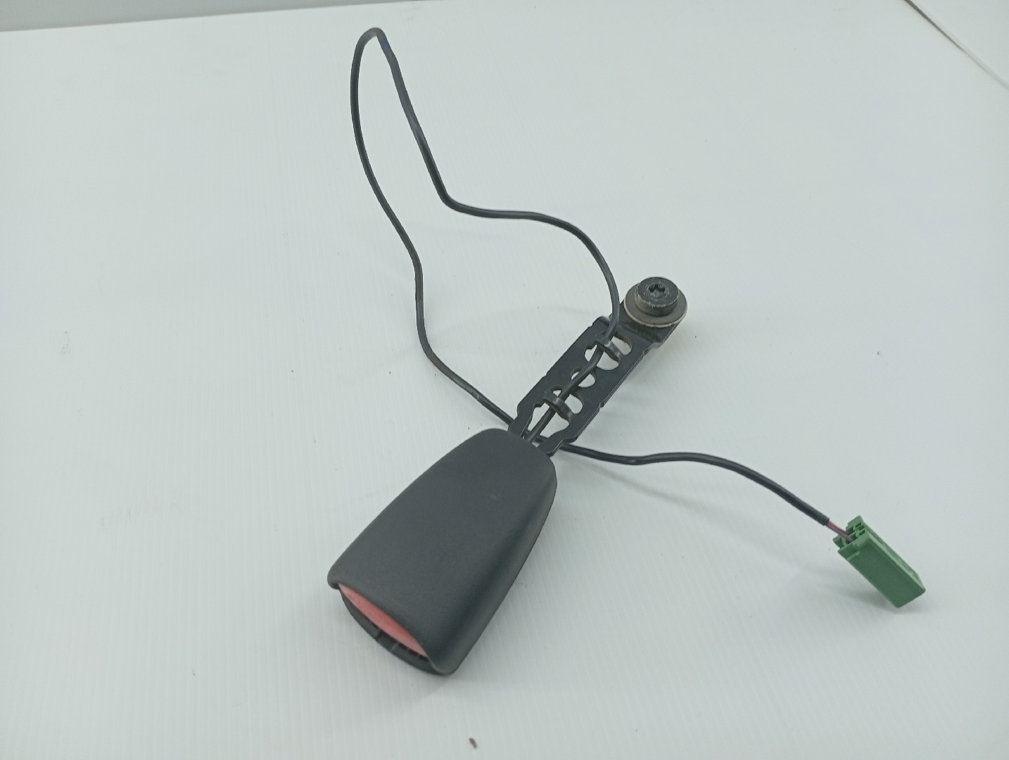 Encaixe do cinto VOLVO C30 (533) | 06 - 13 Imagem-3