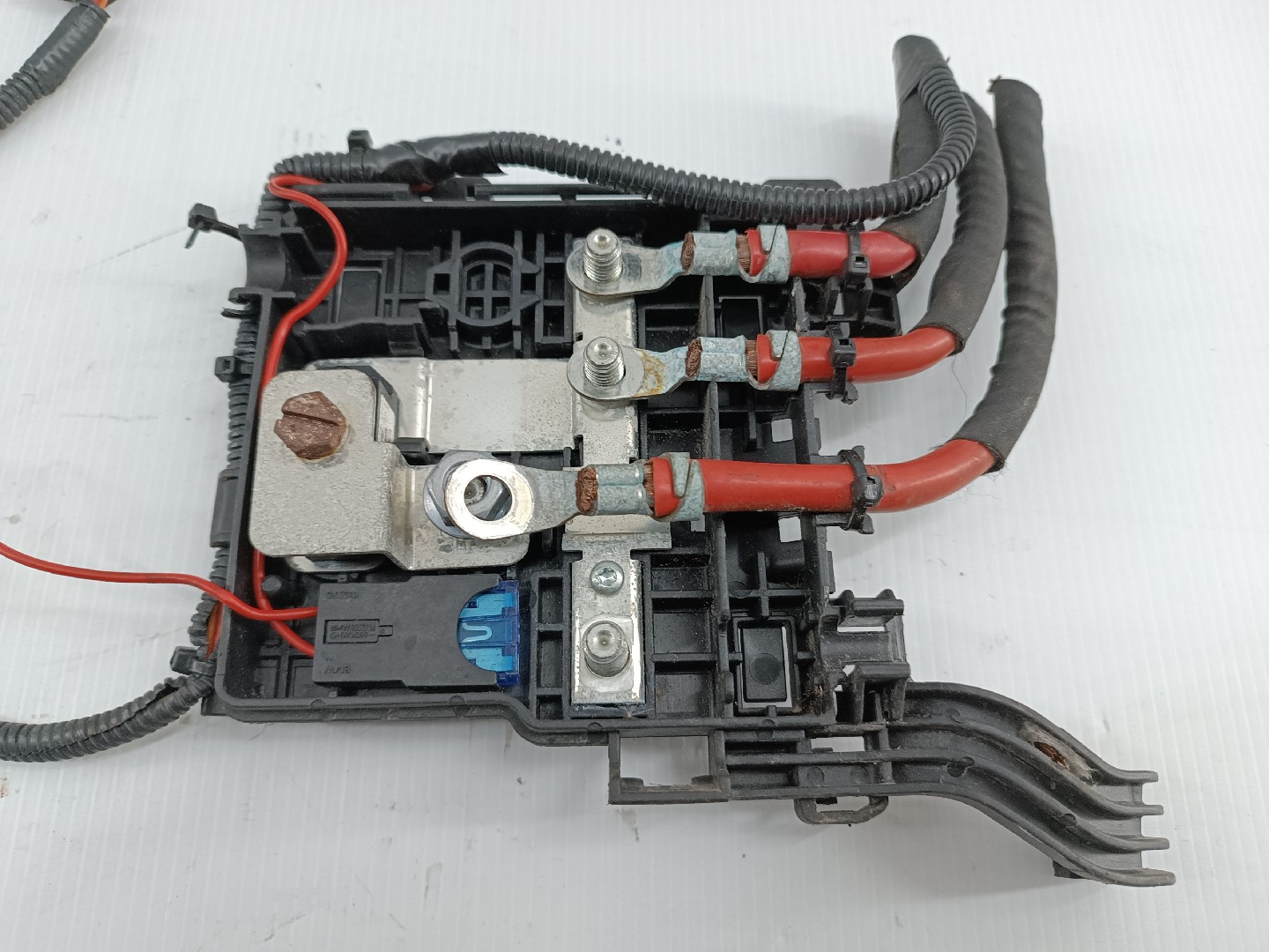 Módulo de fusíveis de bateria VOLVO C30 (533) | 06 - 13 Imagem-4