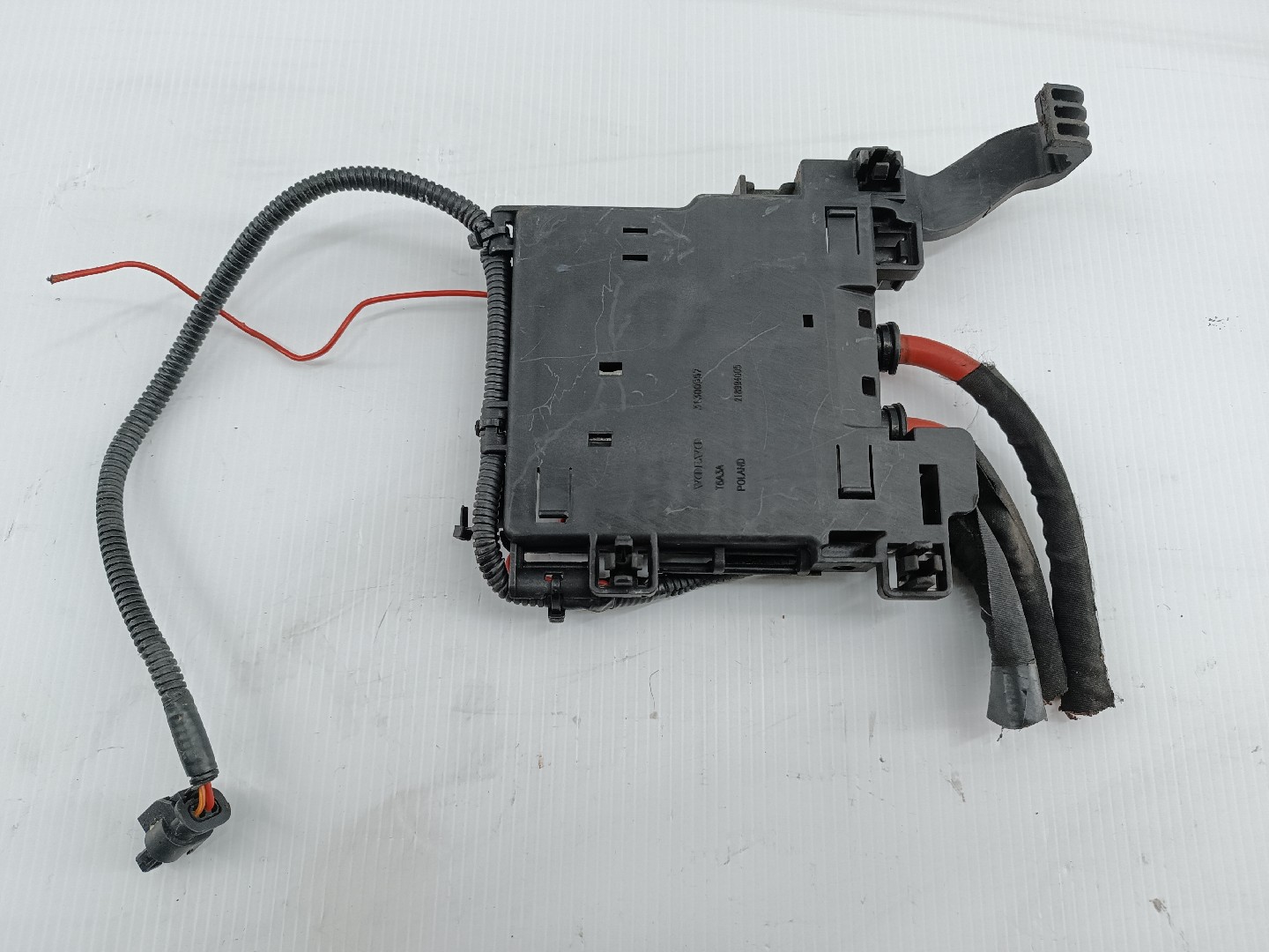 Módulo de fusíveis de bateria VOLVO C30 (533) | 06 - 13