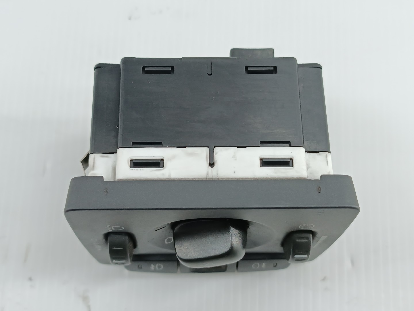 Comutador de luzes VOLVO C30 (533) | 06 - 13 Imagem-1
