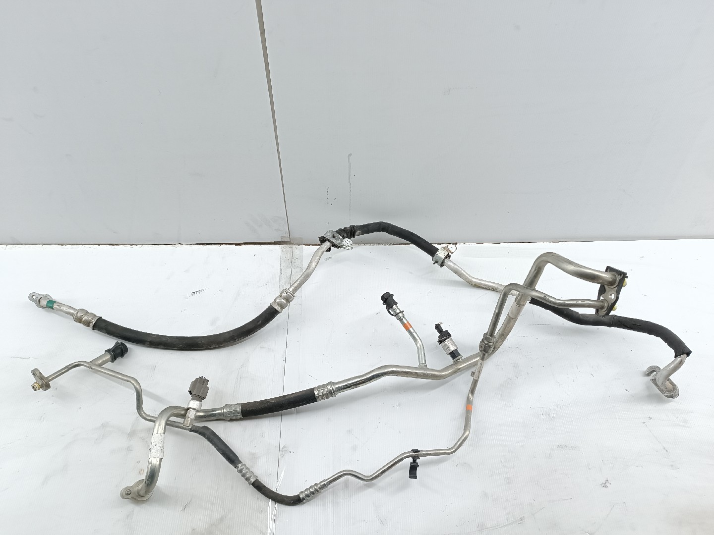 Tubo de Ar condicionado VOLVO C30 (533) | 06 - 13