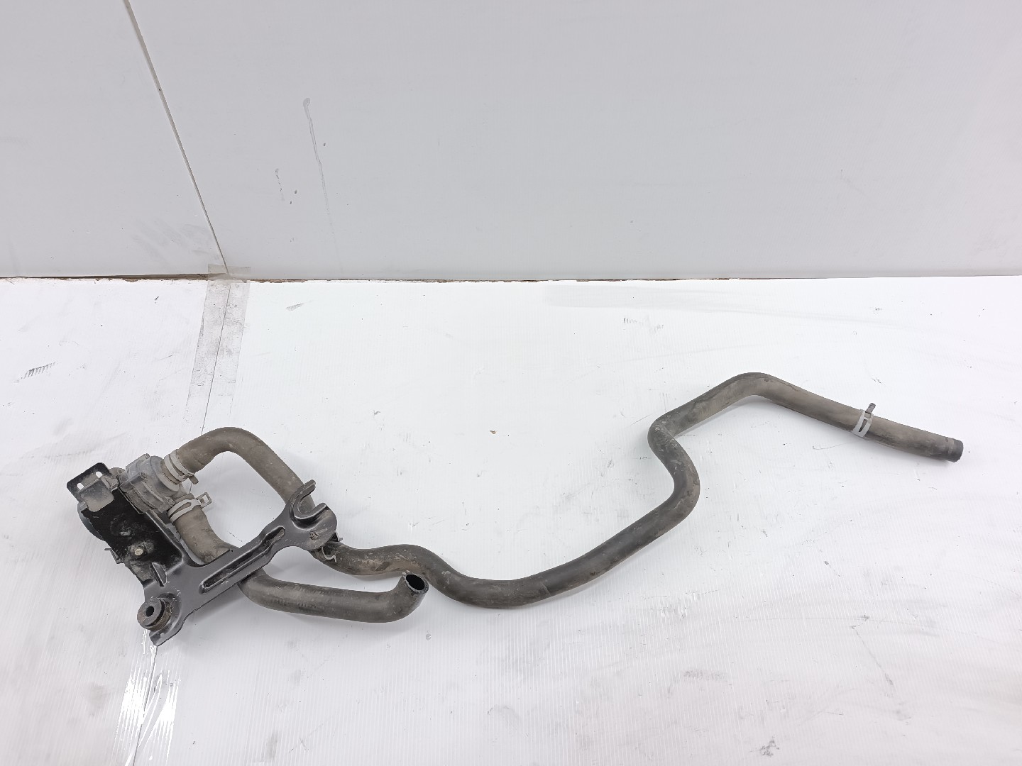 Bomba de água VOLVO C30 (533) | 06 - 13