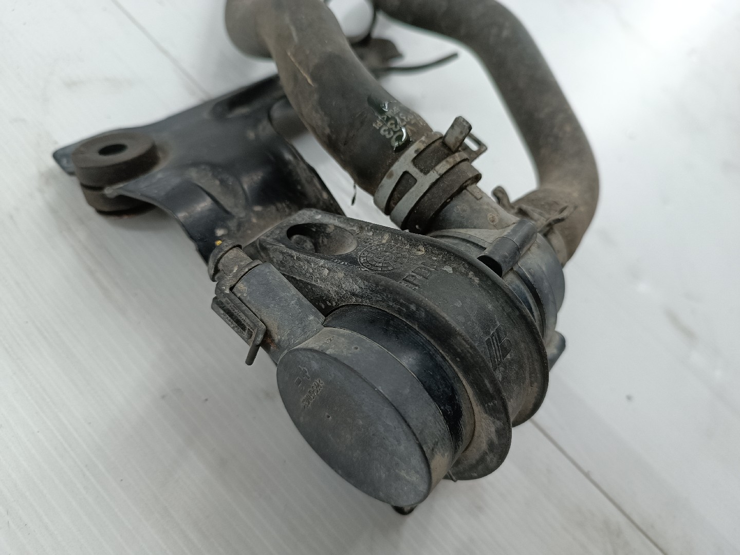 Bomba de água VOLVO C30 (533) | 06 - 13 Imagem-2