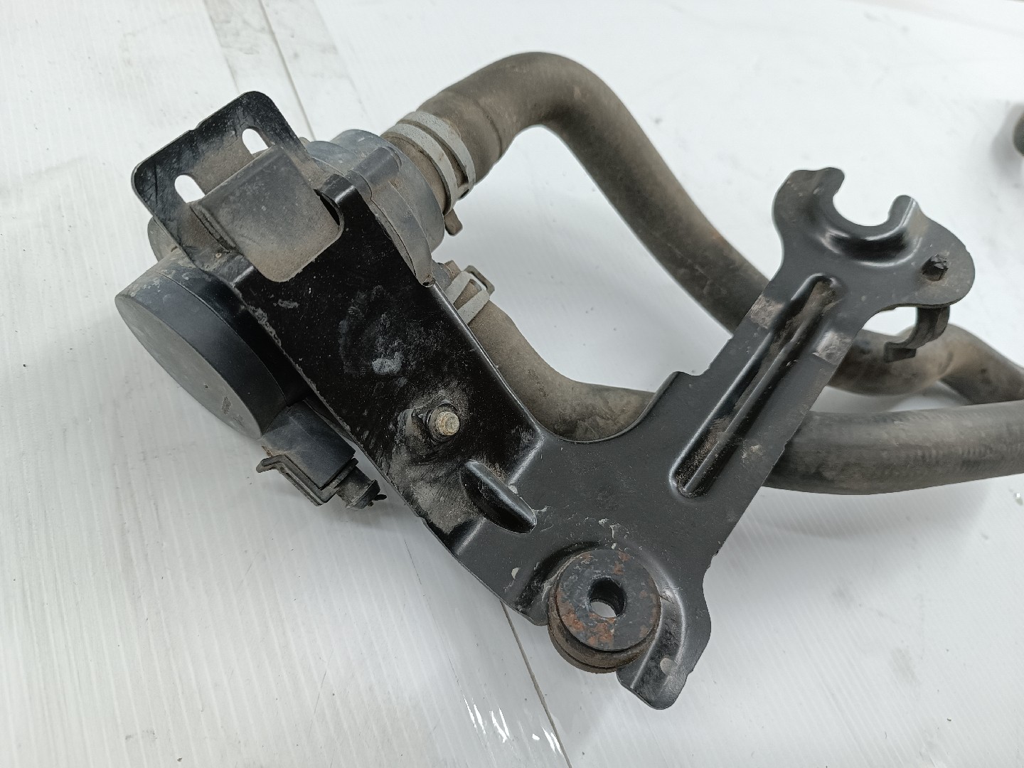 Bomba de água VOLVO C30 (533) | 06 - 13 Imagem-1