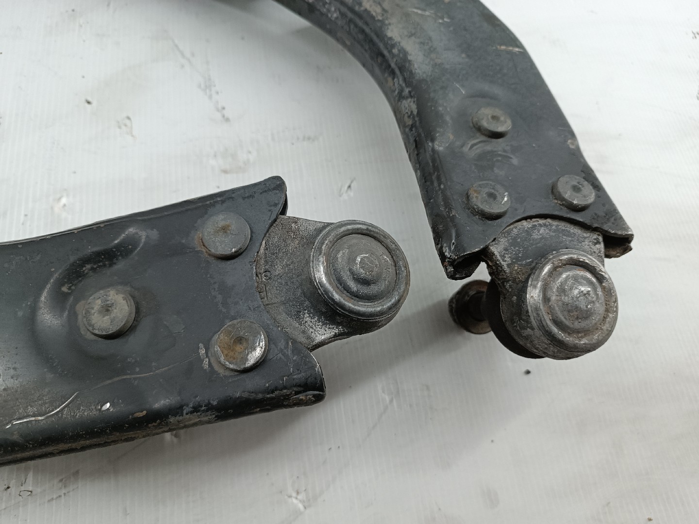 Braços de suspensão esquerdo e direito VOLVO C30 (533) | 06 - 13 Imagem-4