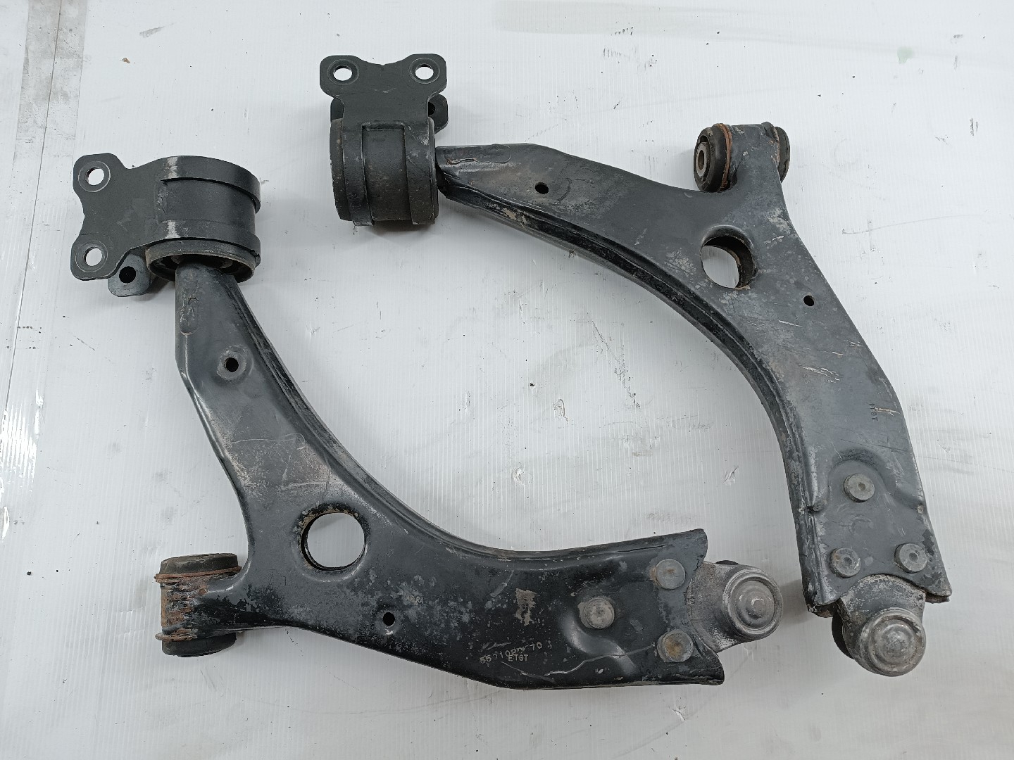 Braços de suspensão esquerdo e direito VOLVO C30 (533) | 06 - 13 Imagem-8