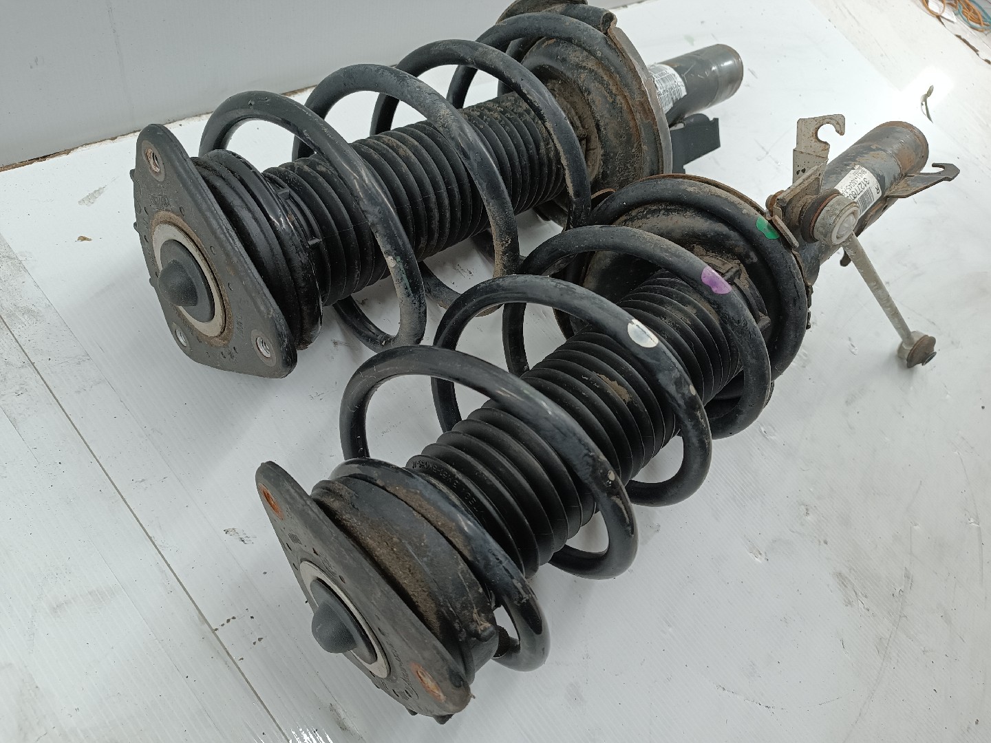 Amortecedores da frente VOLVO C30 (533) | 06 - 13 Imagem-6