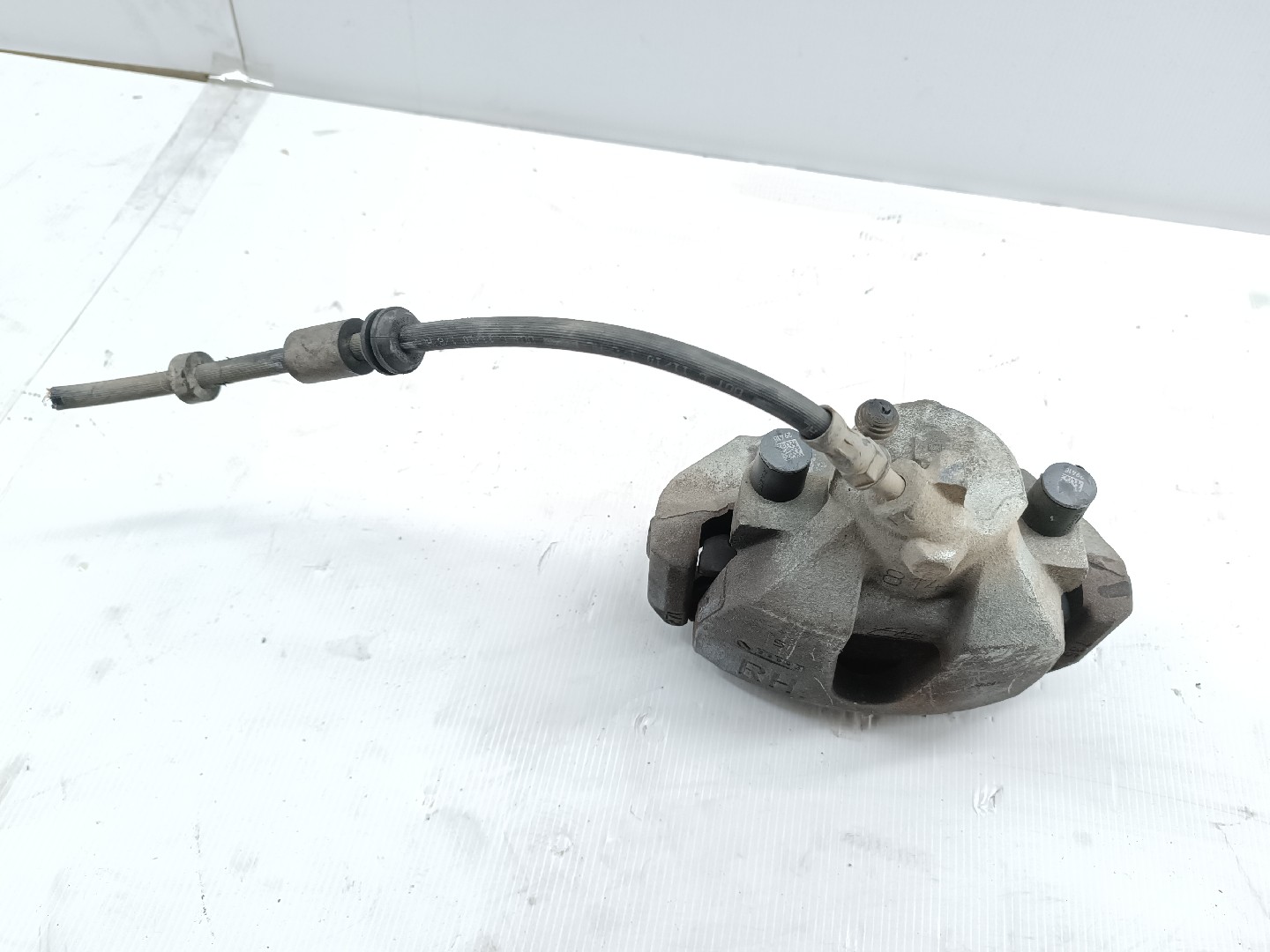 Pinça frente direita VOLVO C30 (533) | 06 - 13