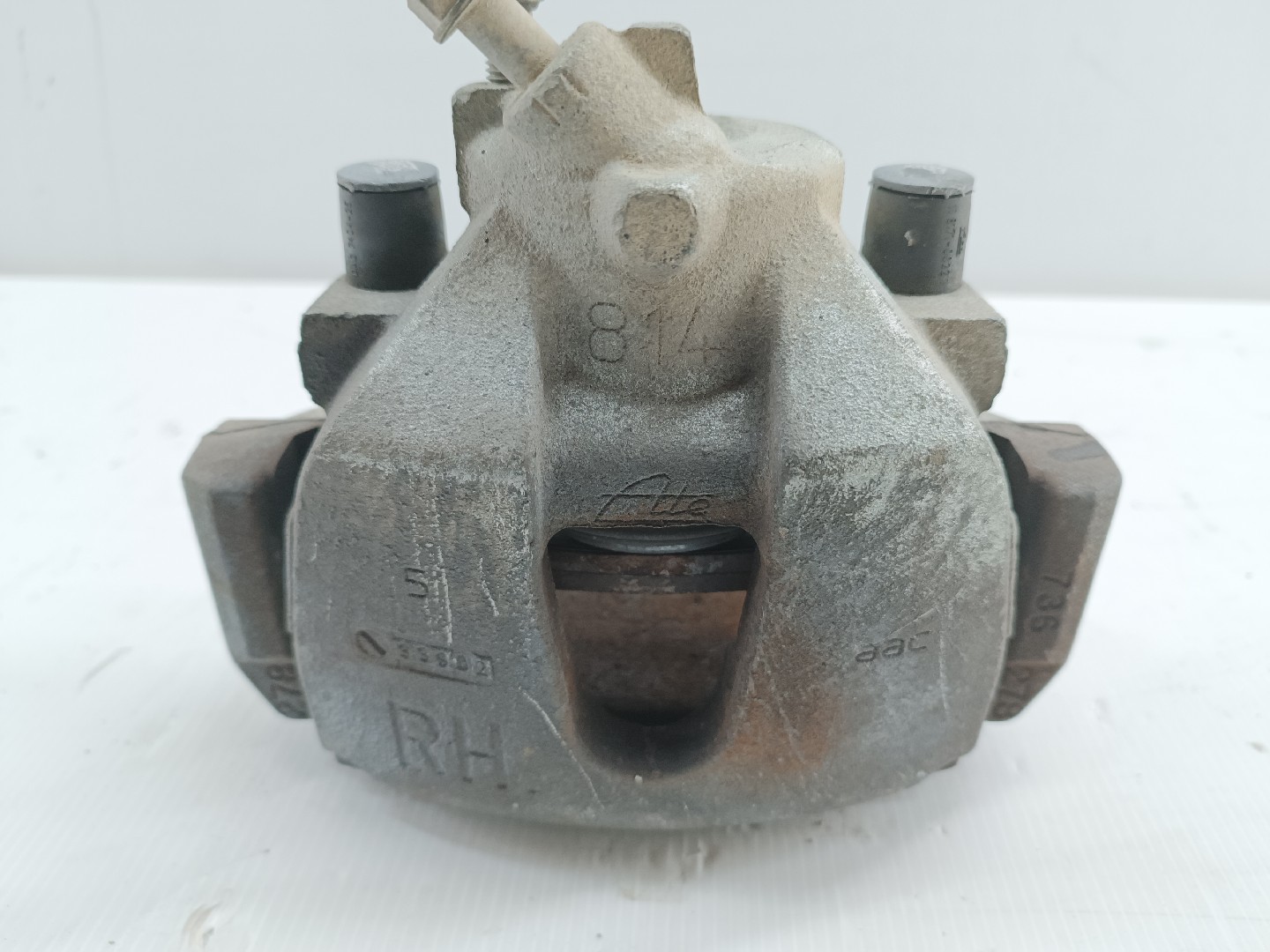 Pinça frente direita VOLVO C30 (533) | 06 - 13 Imagem-1