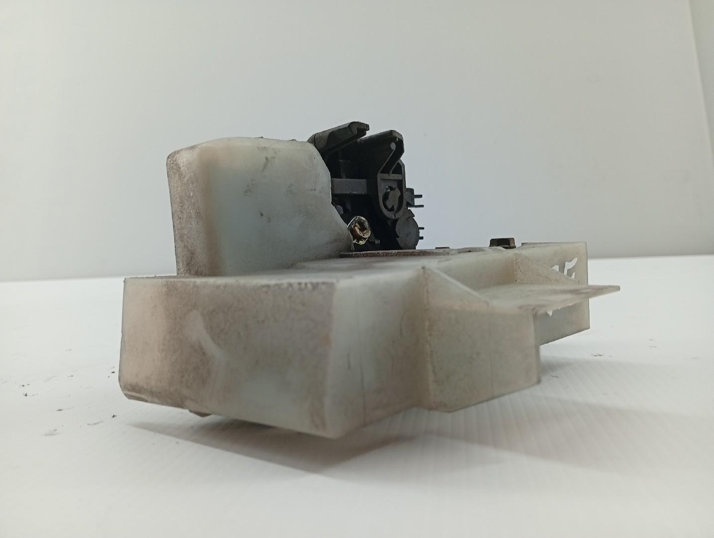 Fecho da Porta Frente Esquerdo RENAULT MEGANE I (BA0/1_) | 95 - 04 Imagem-1