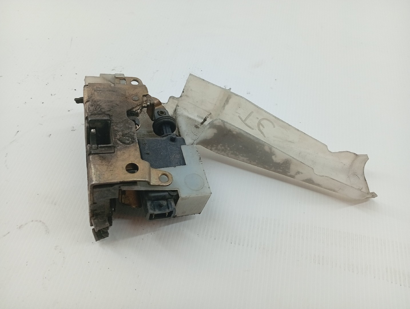 Fecho da Porta Trás Esquerdo RENAULT MEGANE I (BA0/1_) | 95 - 04 Imagem-3