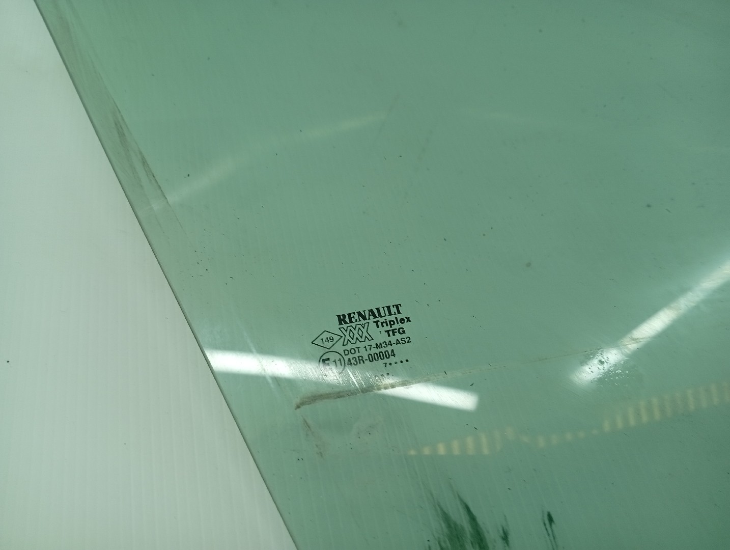 Vidro de Porta Frente Direito RENAULT MEGANE I (BA0/1_) | 95 - 04 Imagem-1