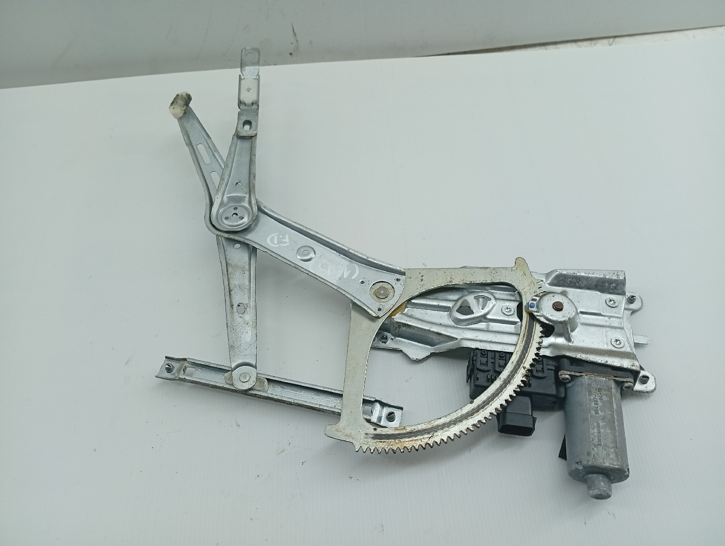 Motor e elevador de vidro frente direito OPEL ASTRA H Combi (A04) | 04 - 14 Imagem-2