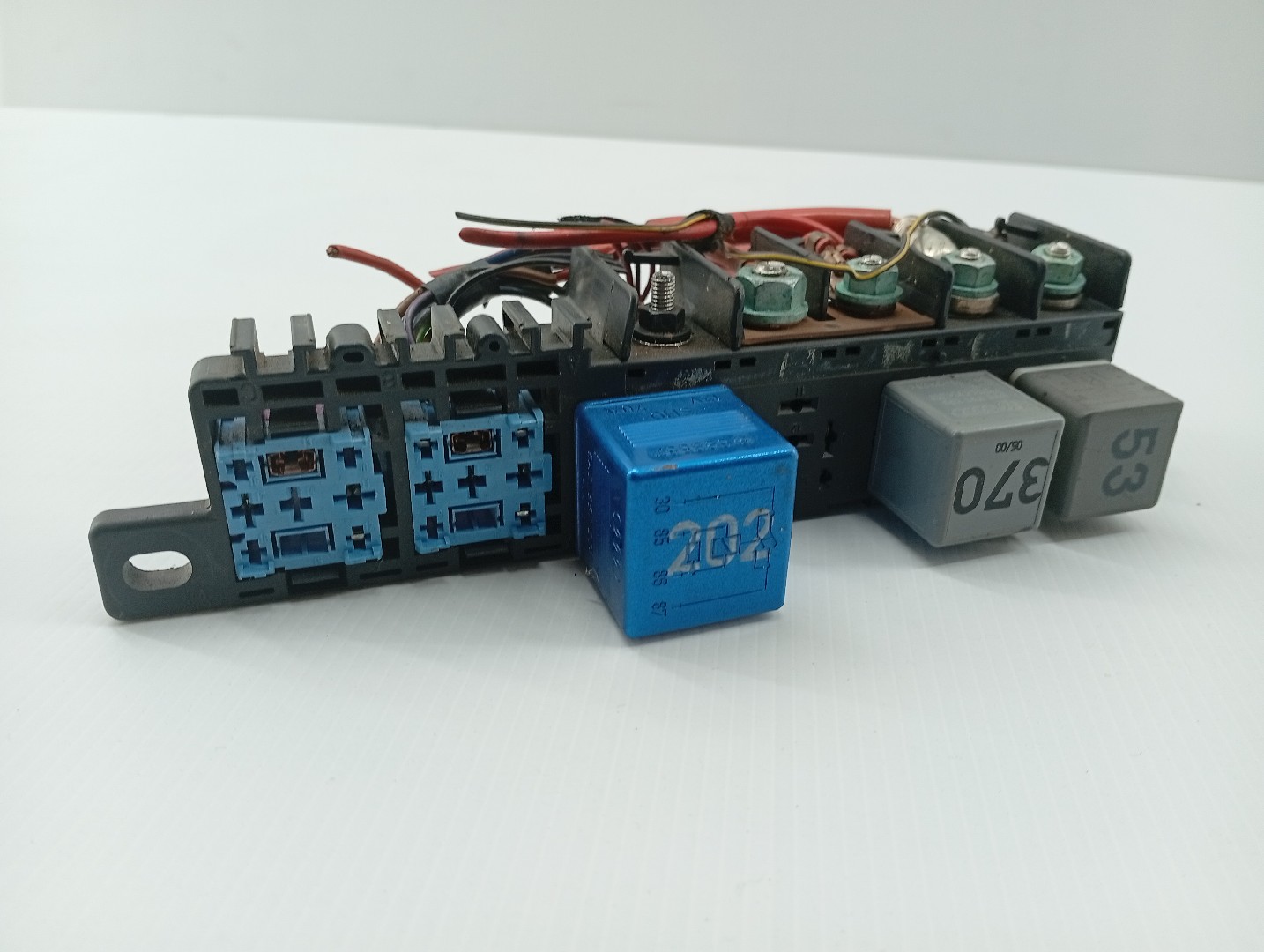 Suporte de relés/ fusíveis AUDI A4 (8D2, B5) | 94 - 01 Imagem-1