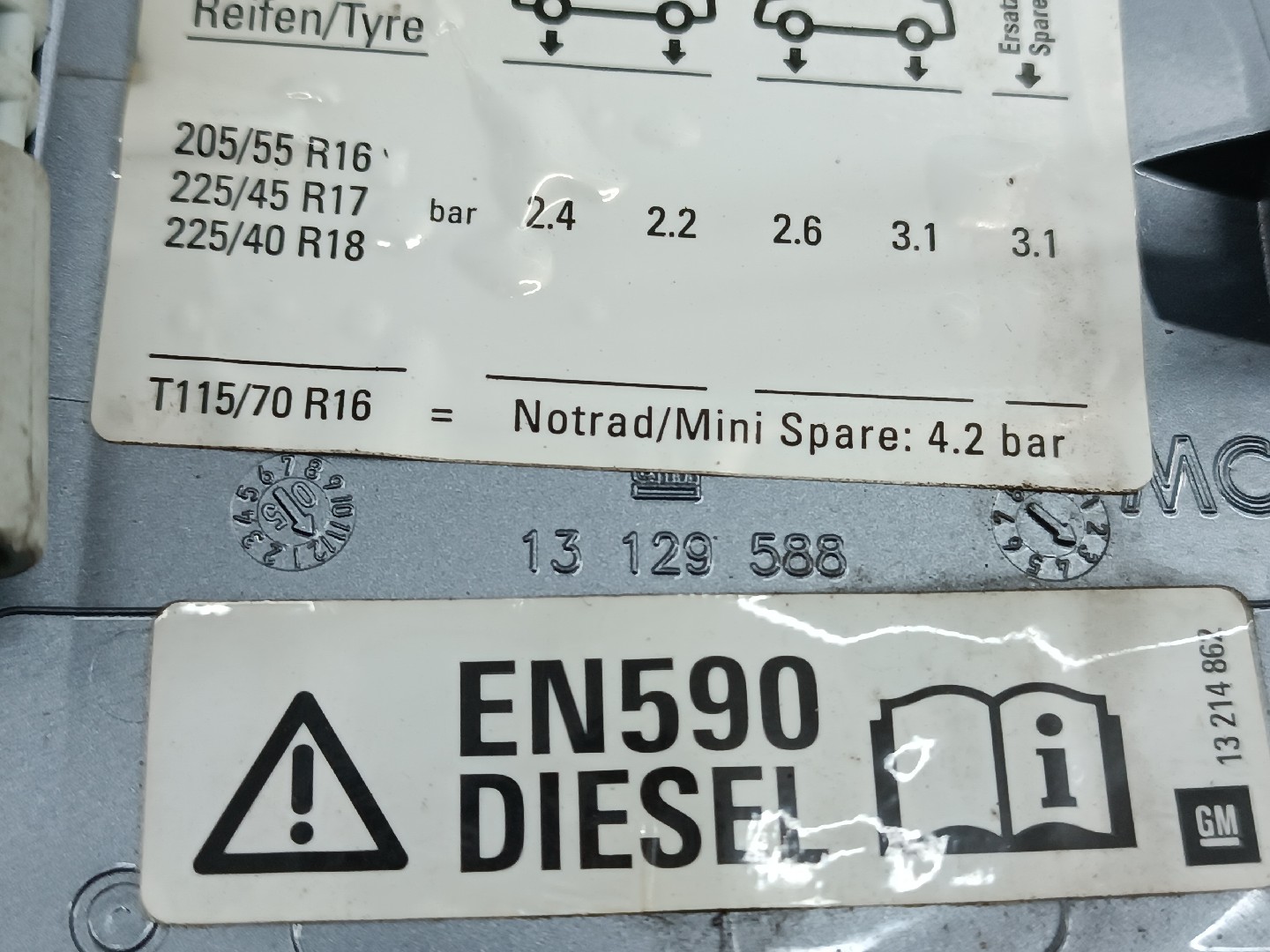 Tampa/Porta Combustivel OPEL ZAFIRA / ZAFIRA FAMILY B (A05) | 05 - 19 Imagem-1