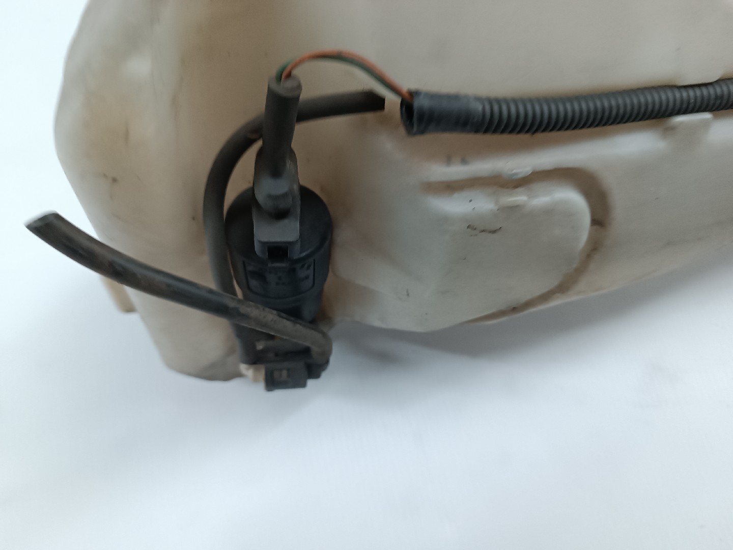 Reservatório de água do limpa para-brisas RENAULT MEGANE I (BA0/1_) | 95 - 04 Imagem-4