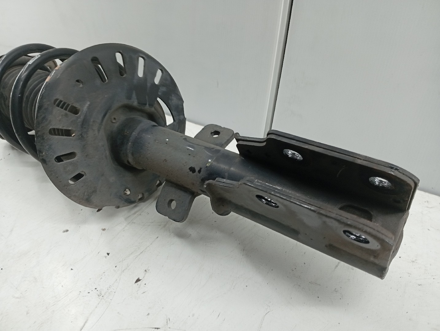 Amortecedor frente esquerdo PEUGEOT 5008 II | 16 -  Imagem-1