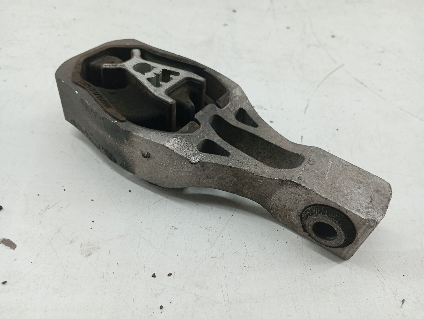 Apoio da caixa de velocidades PEUGEOT 5008 II | 16 -  Imagem-1