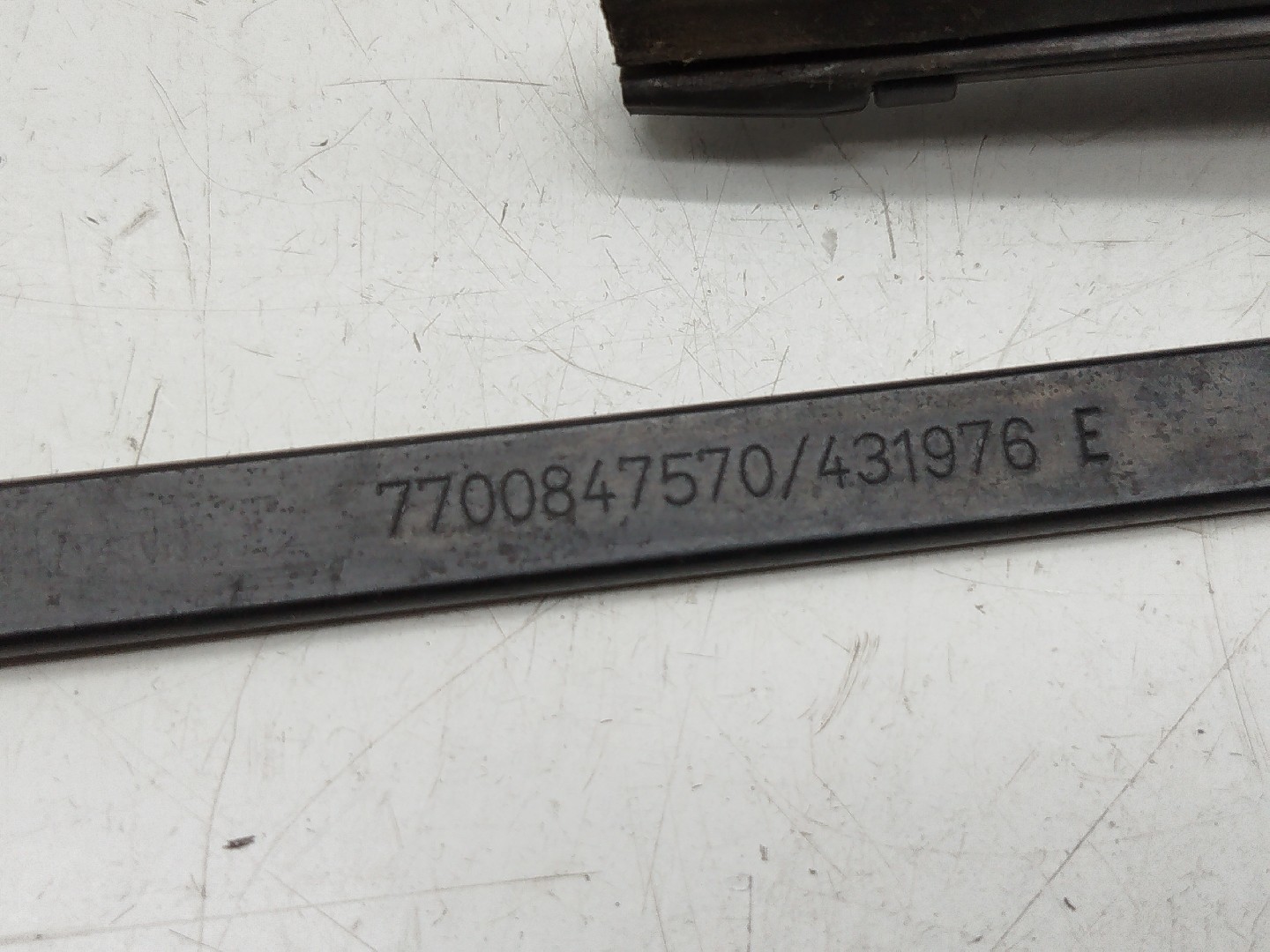 Braços das escovas frente RENAULT CLIO II (BB_, CB_) | 98 -  Imagem-1