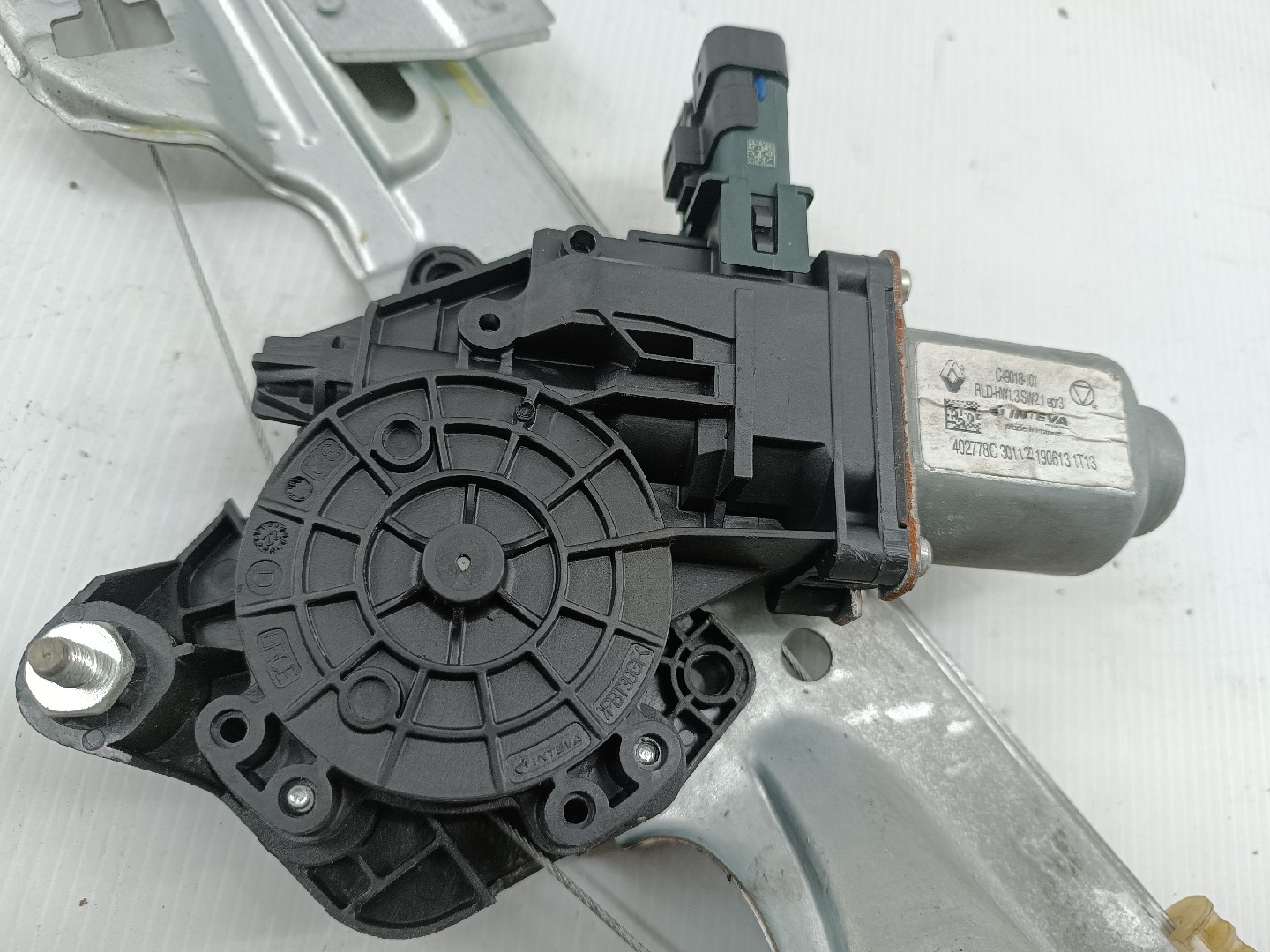 Motor e elevador de vidro trás esquerdo RENAULT MEGANE IV Sporter (K9A/M/N_) | 16 -  Imagem-4