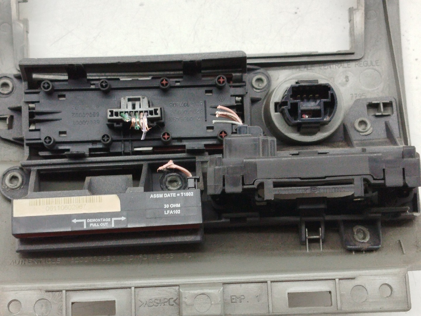 Moldura de consola central RENAULT MEGANE II (BM0/1_, CM0/1_) | 01 - 12 Imagem-5