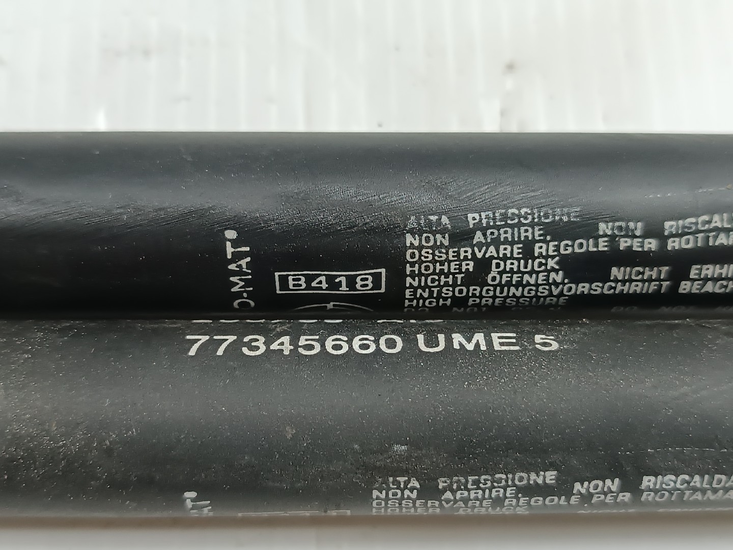 Amortecedores de mala esq. / Dir. FIAT PUNTO (176_) | 93 - 99 Imagem-2