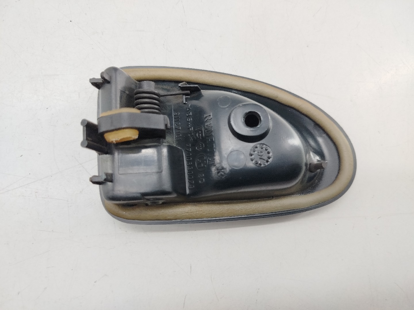 Puxador interior de porta traseira direita RENAULT SCÉNIC I Veículo multiuso (JA0/1_, FA0_) | 99 - 10 Imagem-1