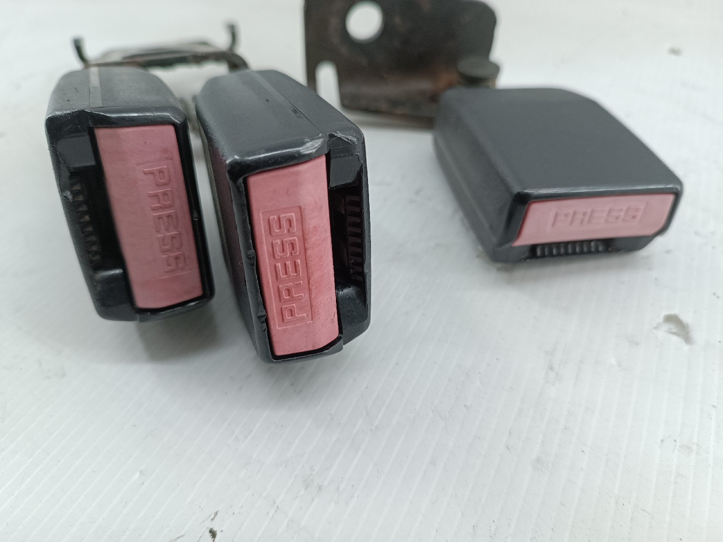 Encaixe cinto traseiro RENAULT MEGANE II (BM0/1_, CM0/1_) | 01 - 12 Imagem-1