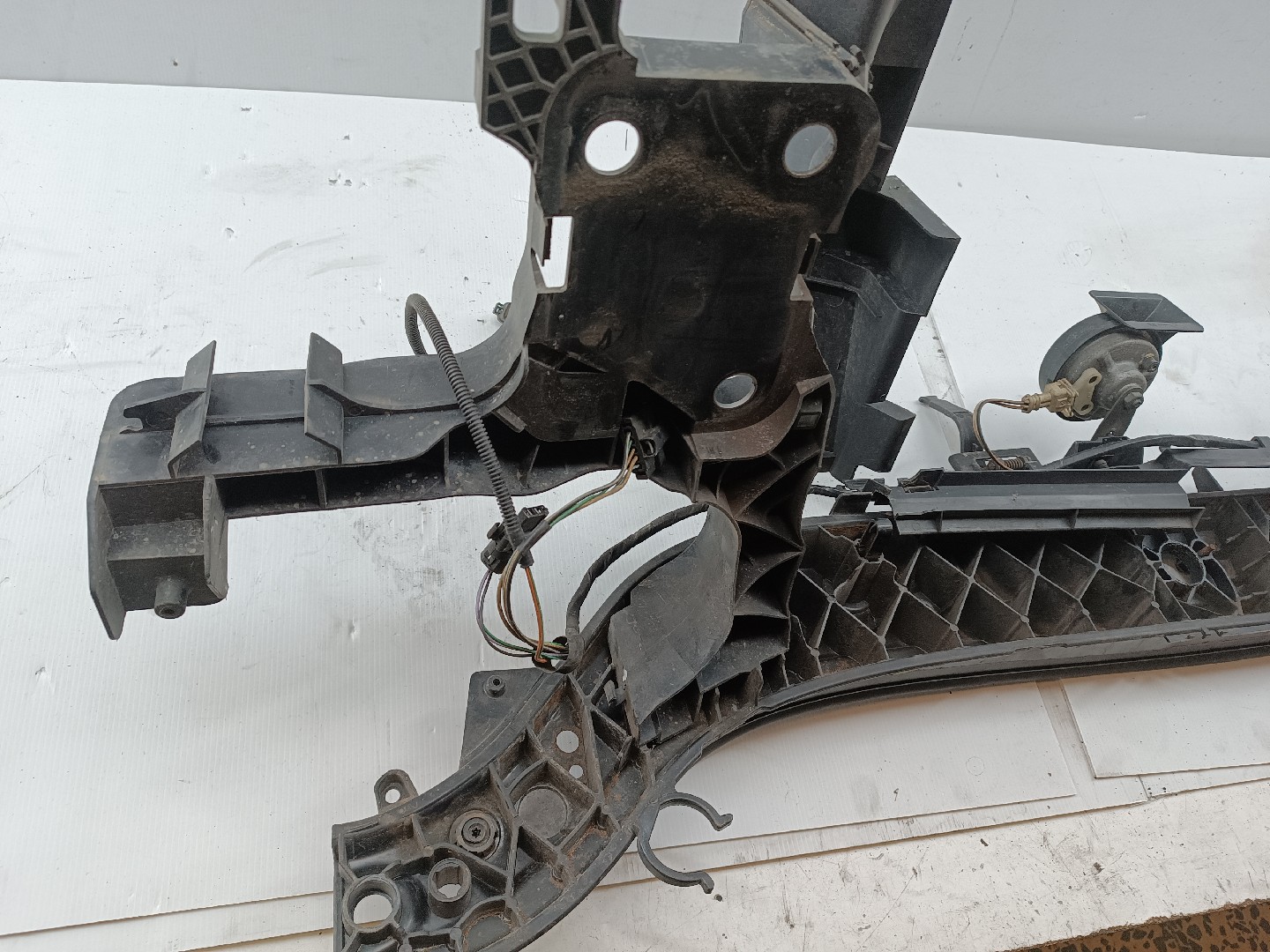 Frente em Fibra ou Chapa RENAULT MEGANE II (BM0/1_, CM0/1_) | 01 - 12 Imagem-2