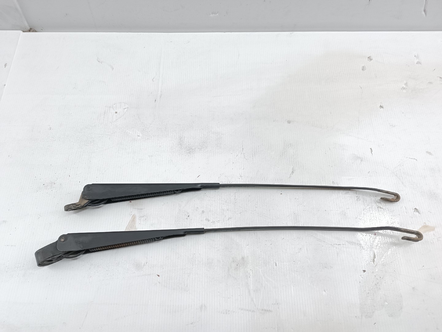 Braços das escovas frente FORD KA (RB_) | 96 - 08