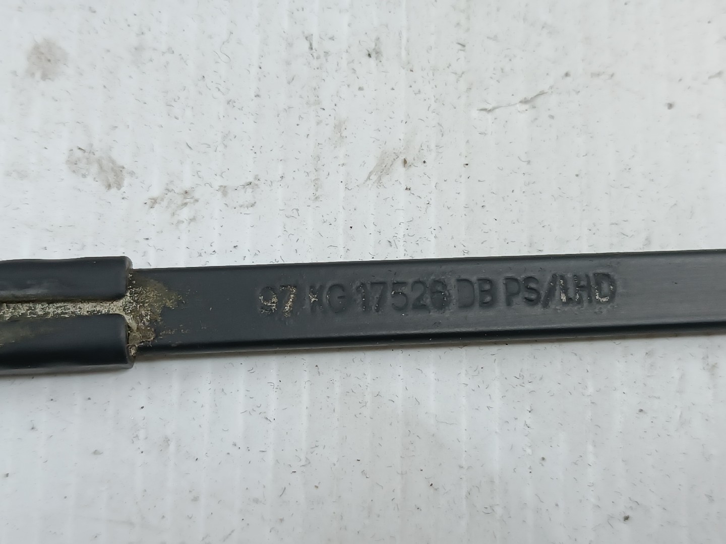 Braços das escovas frente FORD KA (RB_) | 96 - 08 Imagem-2