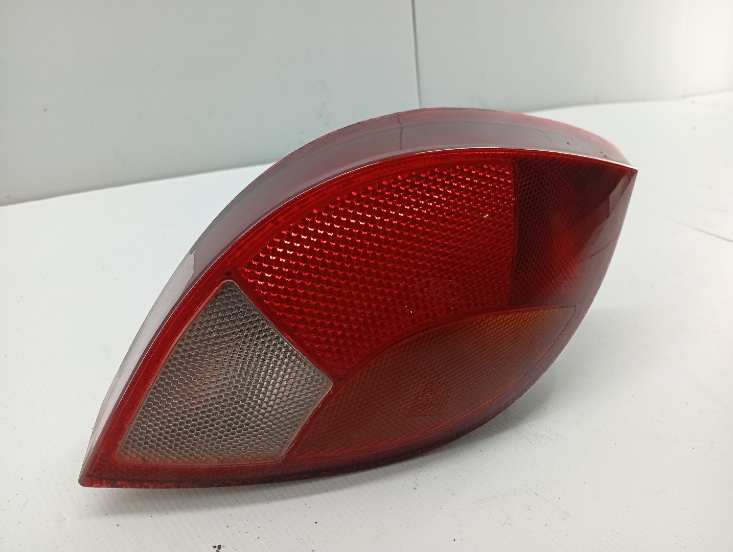 Farolim Stop Direito FORD KA (RB_) | 96 - 08 Imagem-1