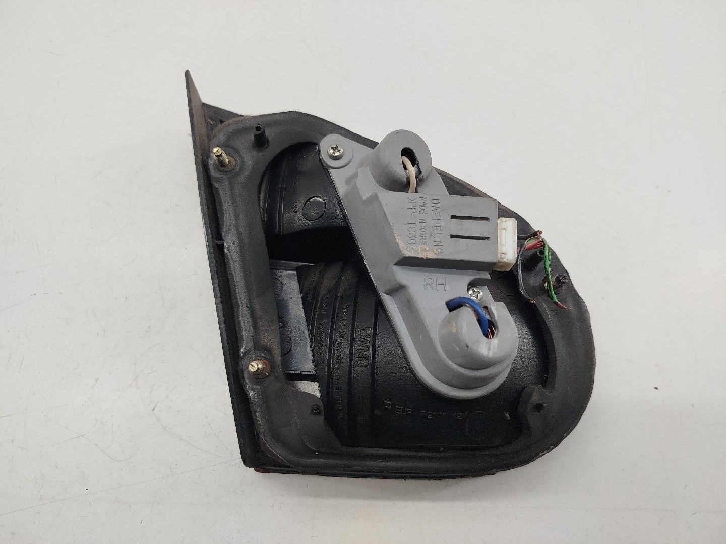 Farolim da Mala Direito DAEWOO LANOS (KLAT) | 97 -  Imagem-1