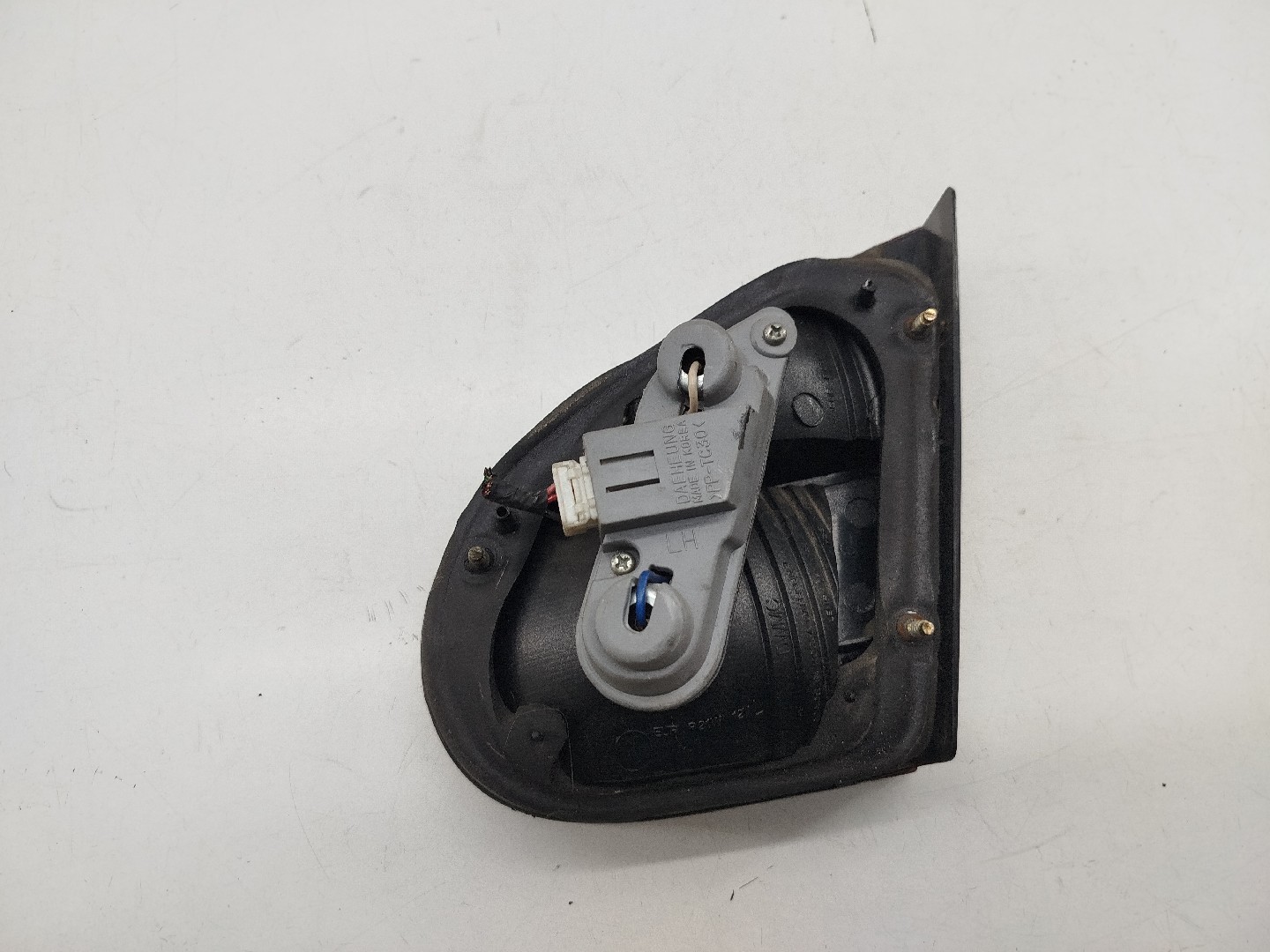 Farolim da Mala Esquerdo DAEWOO LANOS (KLAT) | 97 -  Imagem-1