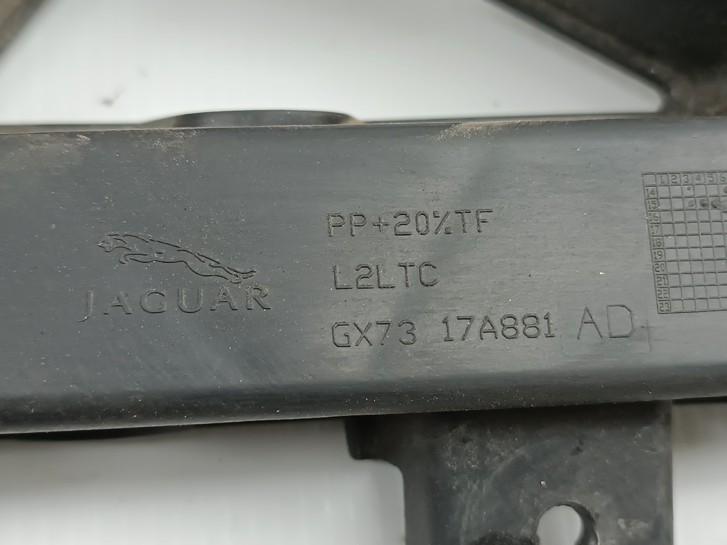 Guia de para-choques JAGUAR XF (X250) | 08 - 15 Imagem-3