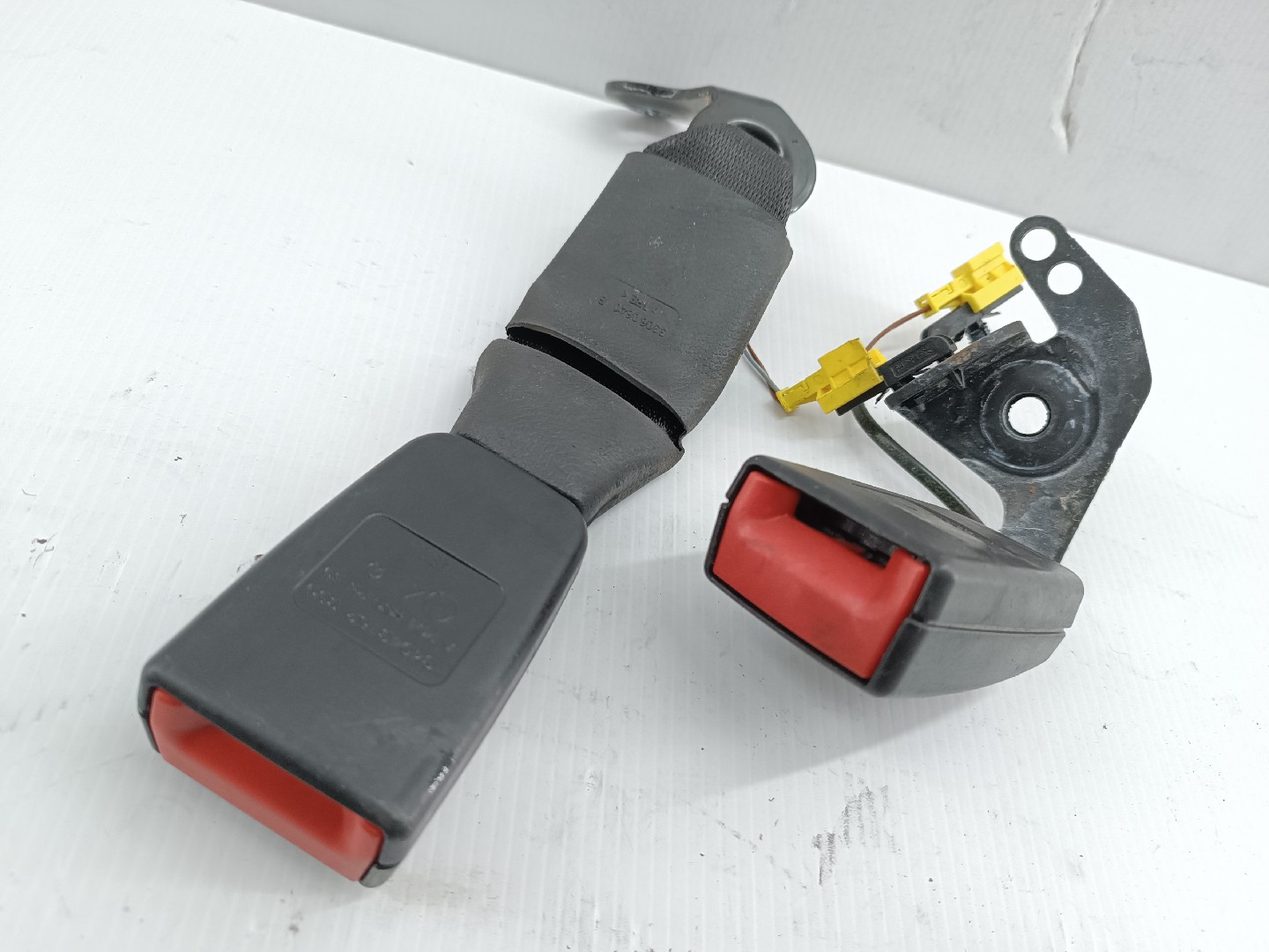 Encaixe cinto traseiro MERCEDES-BENZ C-CLASS T-Model (S204) | 07 - 14 Imagem-4