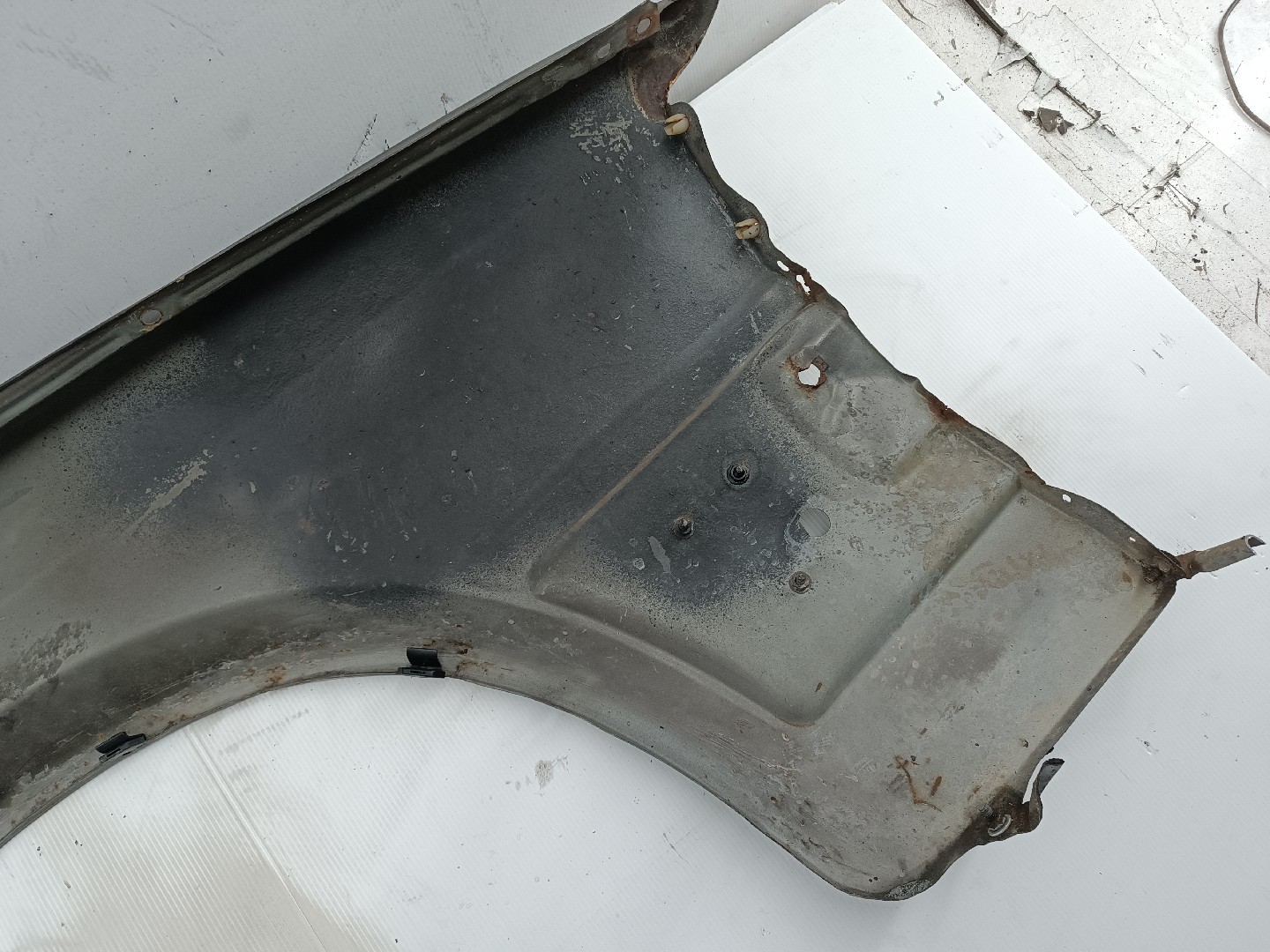 Guarda Lamas Esquerdo NISSAN BLUEBIRD (T72 , T12, U12) | 85 - 90 Imagem-1