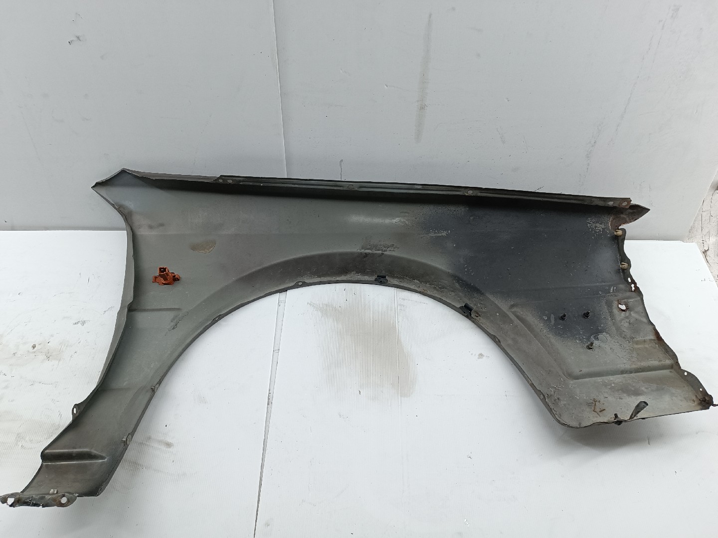 Guarda Lamas Esquerdo NISSAN BLUEBIRD (T72 , T12, U12) | 85 - 90