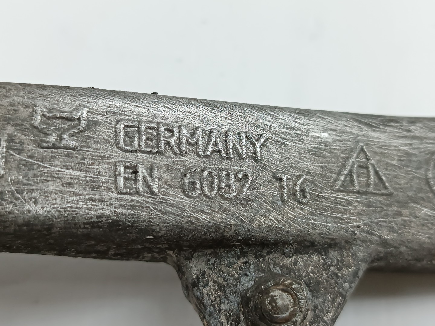 Braço de suspensão frente direito BMW 5 Touring (E61) | 04 - 10 Imagem-2