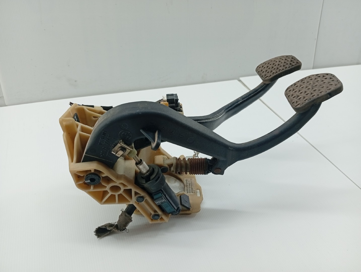 Pedal de embraiagem e travão BMW 5 Touring (E61) | 04 - 10 Imagem-4