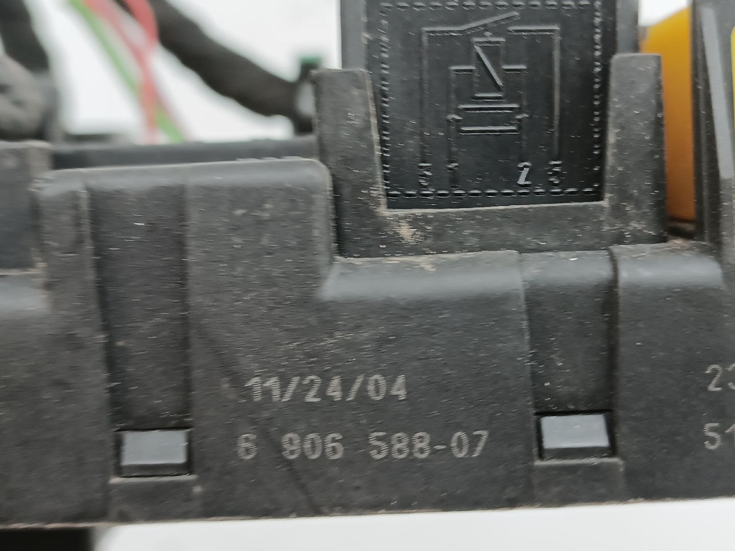 Caixa de fusíveis e relés BMW 5 Touring (E61) | 04 - 10 Imagem-3